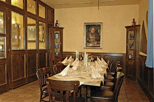 ניאוס Brauhotel Jan Van Werth מסעדה תמונה